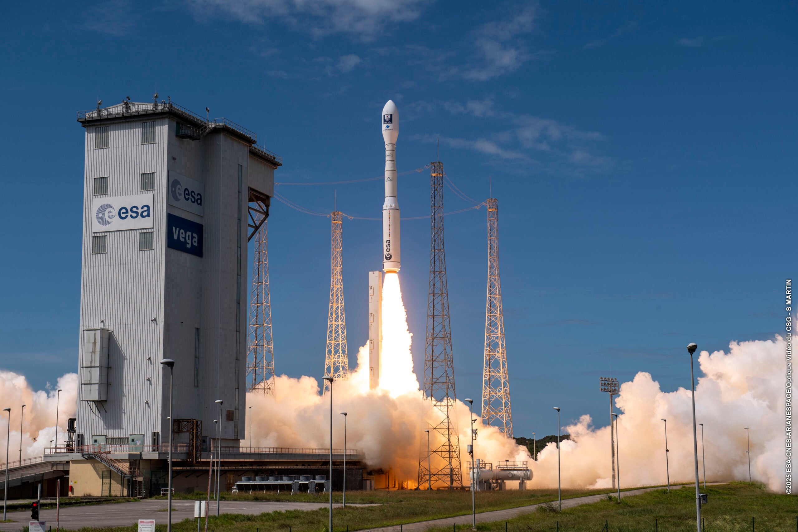 Arianespace 通过 Vega C 任务发射韩国地球观测卫星 KOMPSAT-7