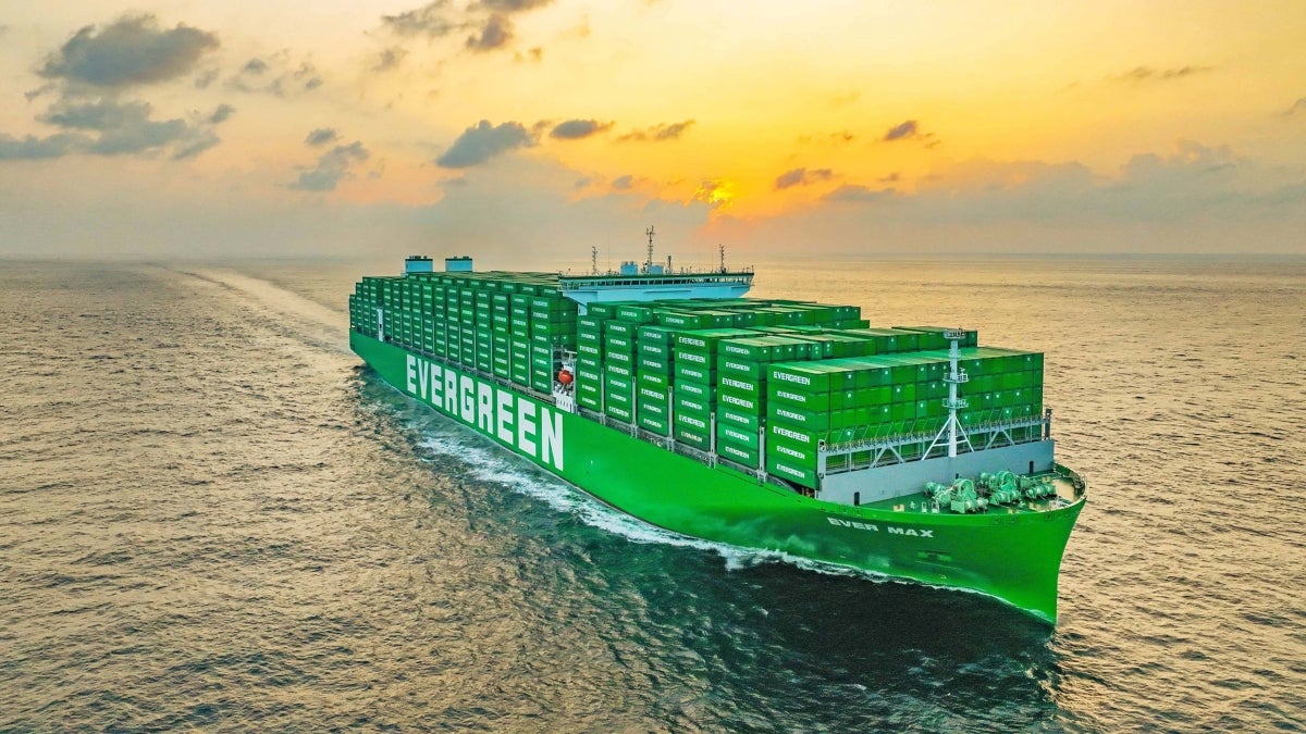 长荣海运选择国际海事卫星组织升级NexusWave连接方案