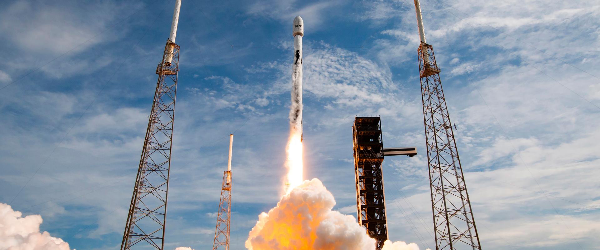 SES的O3b mPOWER MEO星座中的两颗卫星投入运行