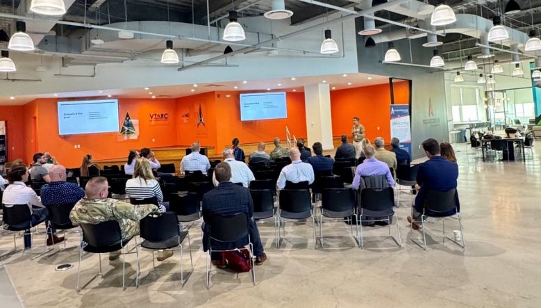 新型武器库：商业卫星